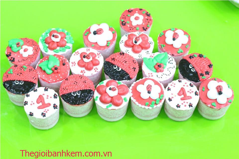 Bánh cupcake mã CC07