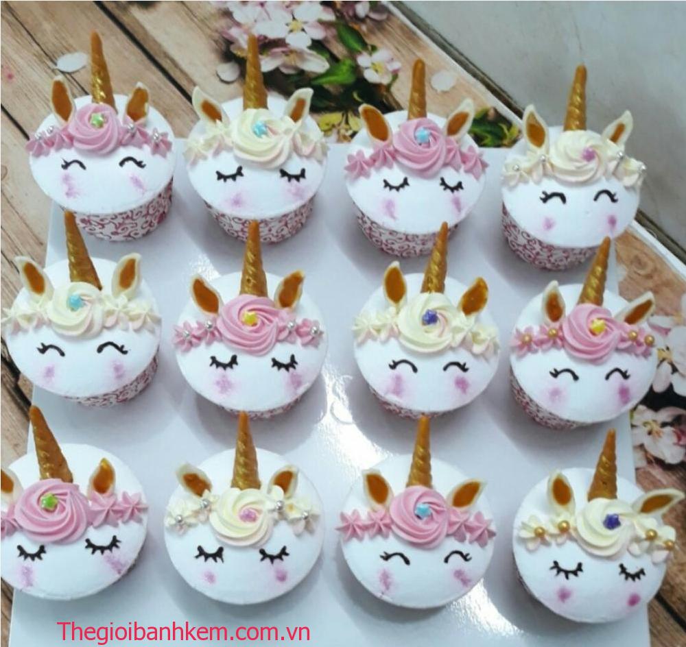 Bánh cupcake ngựa poney Mã CC71